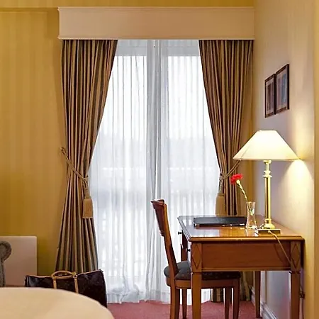 Losby Gods Manor 4* Strommen